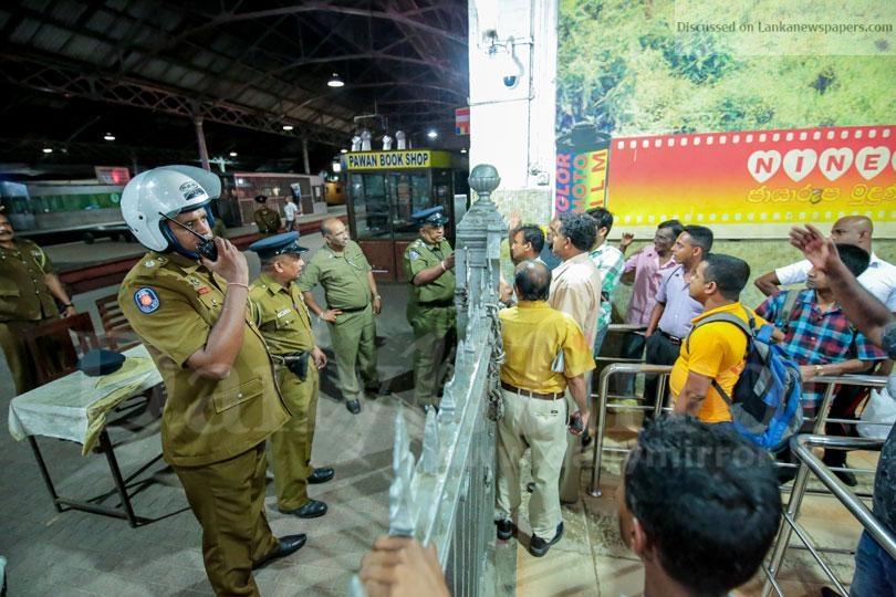 Tense situ at Fort Railway Station