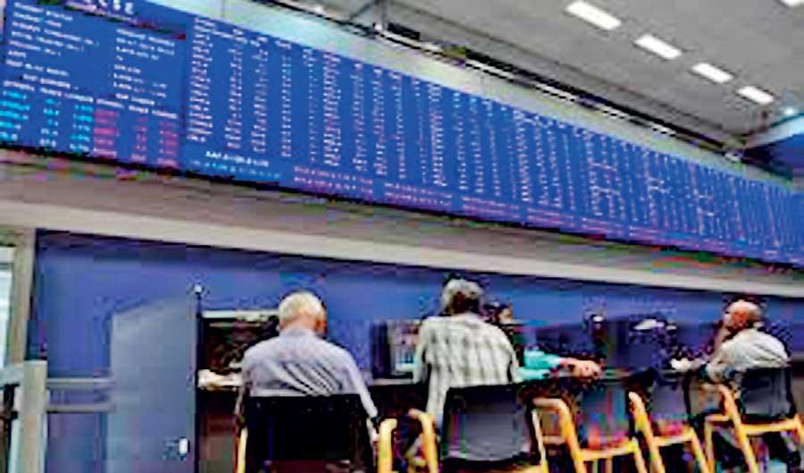 Stocks gain ahead of CB’s policy rate decision
