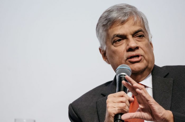 Govt. should partially lift lockdown: Ranil