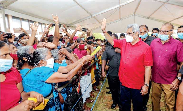 President tours Colombo in support of SLPP candidates; warm response from people