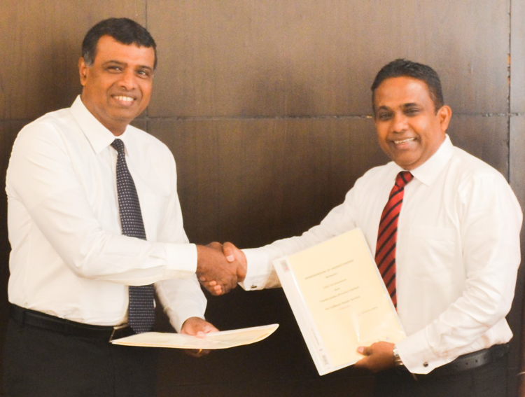 LNP – Toyota Lanka partners with LOLC General Insurance to offer automotive collision repairs & restoration