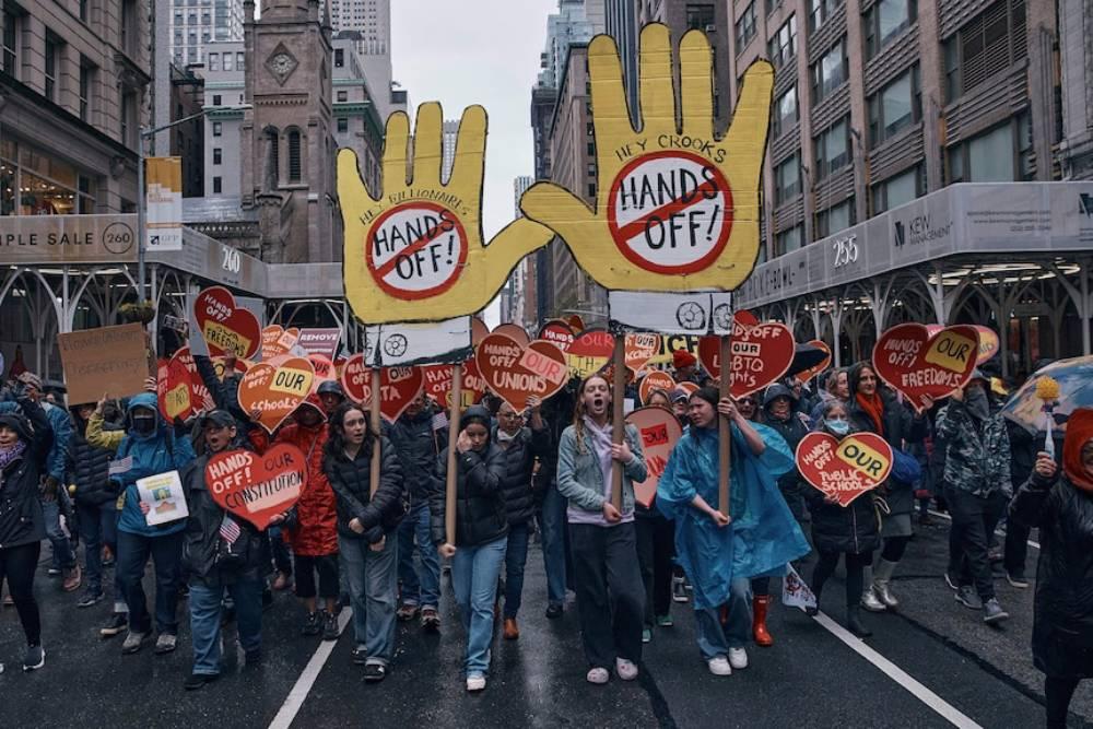 LNP – Thousands protest against Trump and Musk in ’Hands Off!’ rallies across US and Europe